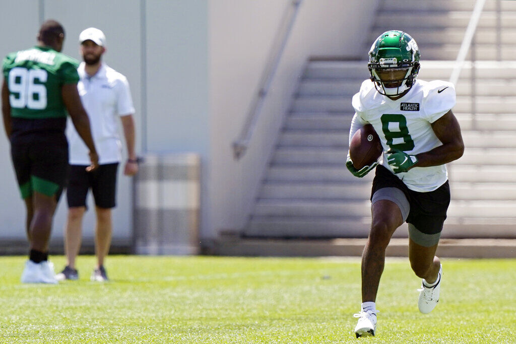 Does Wilson have the supporting cast?